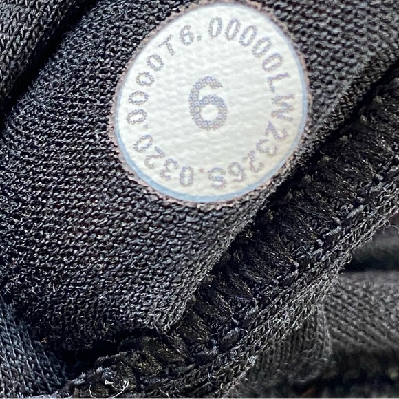 EUC Lululemon Energy Sports Bra Women’s Size 6 Solid Black No Wear or Pilling - Picture 9 of 10